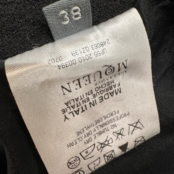 ALEXANDER MCQUEEN BLACK WOOL CAPE - Picture 10 of 11